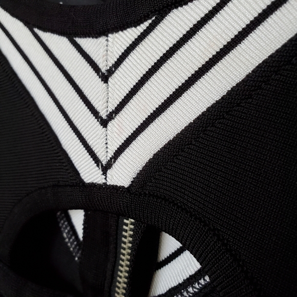 bebe Knit Cut-Out Crop Top - Picture 5 of 8